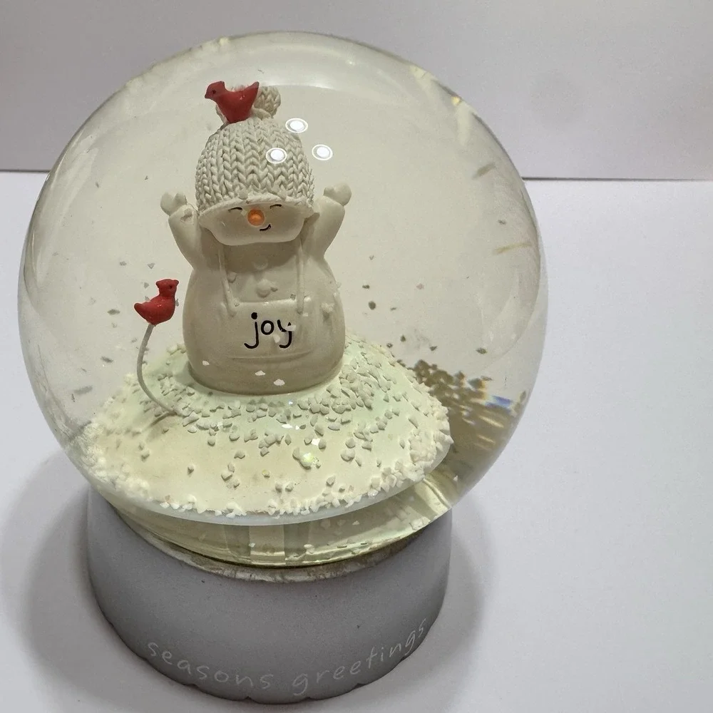 Dept 56 Snowbabies  Seasons Greetings Merry Christmas  Snowman Joy Globe Winter